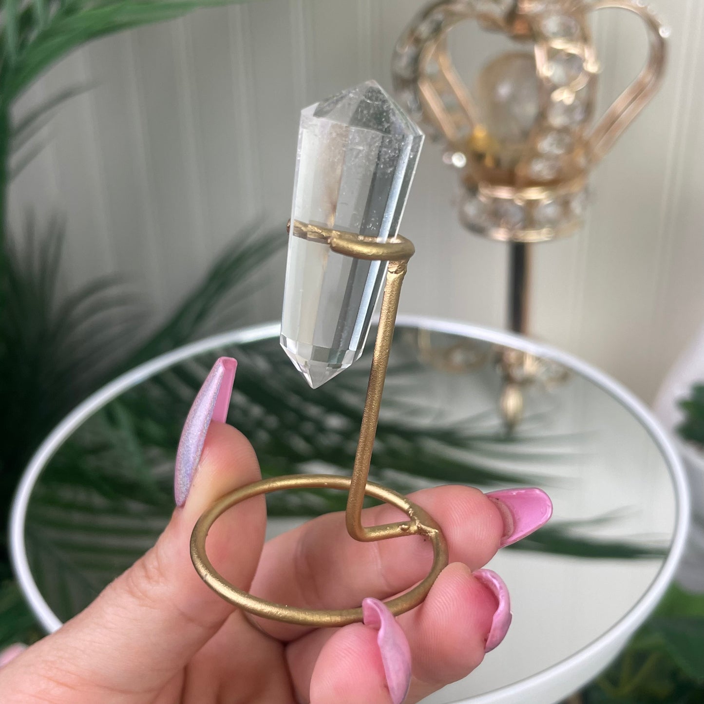 Clear Quartz Vogel on Stand (R)
