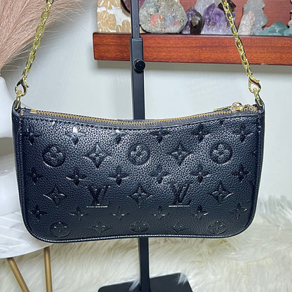 LU small black bag