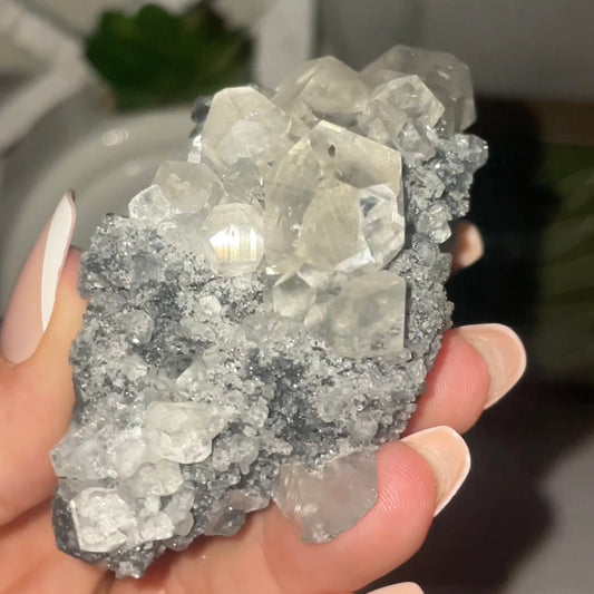 UV Reactive Diamond Calcite on Druzy Quartz - Jayde and Jewels